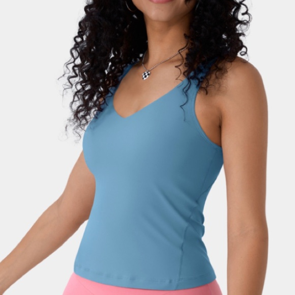 NWT. Padded u-neck workout tank. Size medium